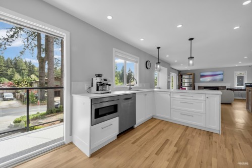 3521 Duval Road, North Vancouver, BC 