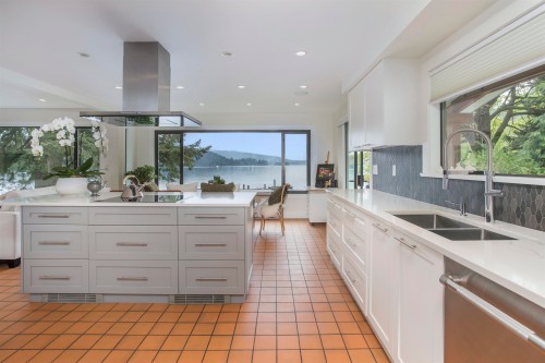 5445 Indian River Drive, North Vancouver, BC 