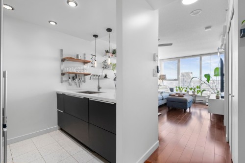 2903-928 Beatty Street  Vancouver, BC V6Z 3G6