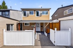 891 Pinebrook Place  Coquitlam, BC V3C 4C1
