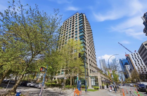 706-1003 Burnaby Street  Vancouver, BC V6E 4R7