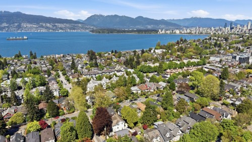 3174 5Th Avenue W, Vancouver, BC 