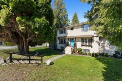 300 25th Street E North Vancouver, BC V7N 1A3