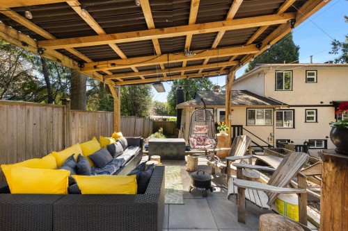 300 25Th Street E, North Vancouver, BC 