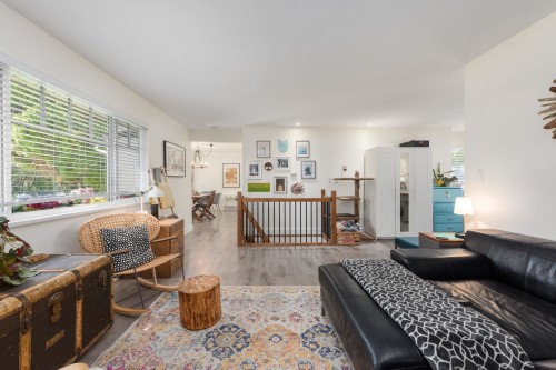 300 25Th Street E, North Vancouver, BC 