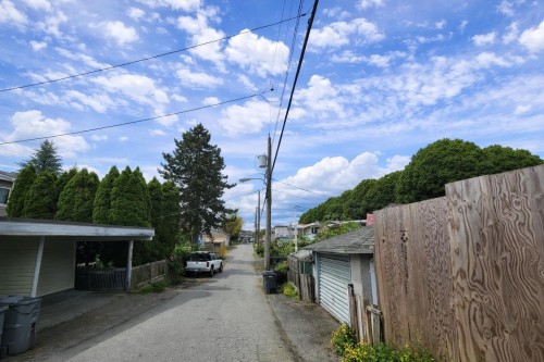 2719 Duke Street, Vancouver, BC 
