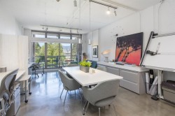 208-1529 6th Avenue W Vancouver, BC V6J 1R1