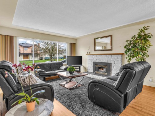 3031 16Th Avenue E, Vancouver, BC 