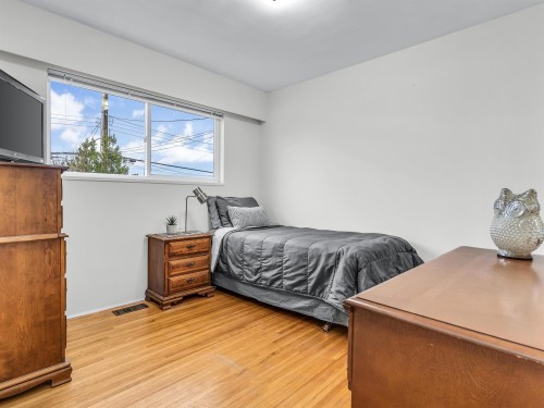 3031 16Th Avenue E, Vancouver, BC 