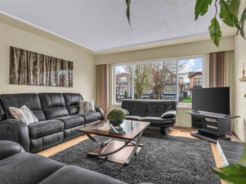 3031 16Th Avenue E, Vancouver, BC 