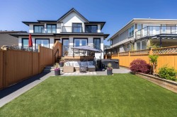 215 22nd Street E North Vancouver, BC V7L 3C5