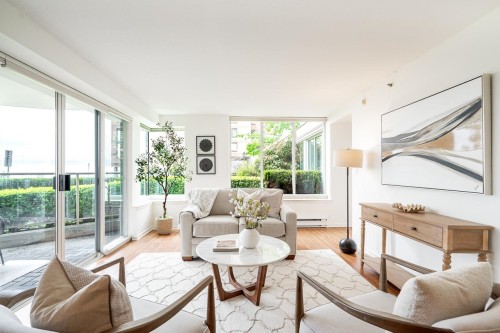 1-2243 Bellevue Avenue  West Vancouver, BC V7V 1C5