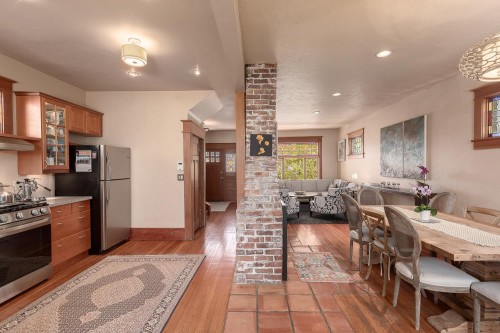 237 24Th Avenue E, Vancouver, BC 