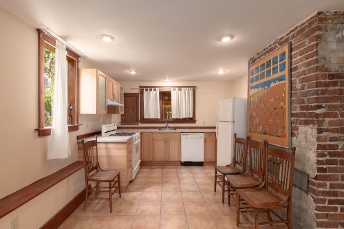 237 24Th Avenue E, Vancouver, BC 