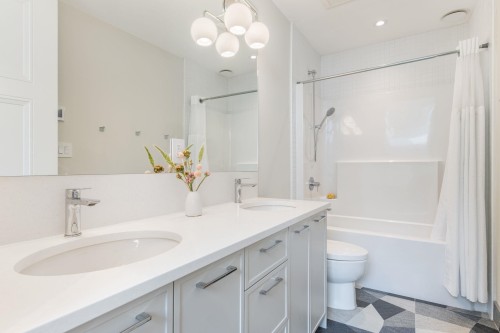 820 23Rd Avenue W, Vancouver, BC 