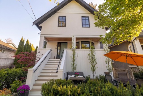820 23Rd Avenue W, Vancouver, BC 