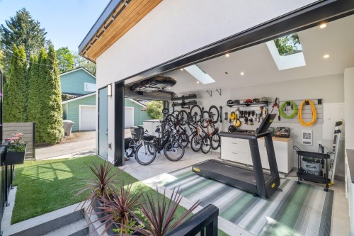 820 23Rd Avenue W, Vancouver, BC 