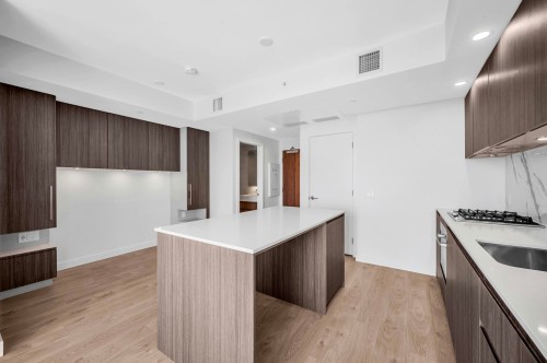 303-6463 Silver Avenue, Burnaby, BC 