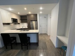 320-608 Como Lake Coquitlam, BC V3J 0B2