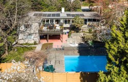 1580 Mathers Avenue  West Vancouver, BC V7V 2G7