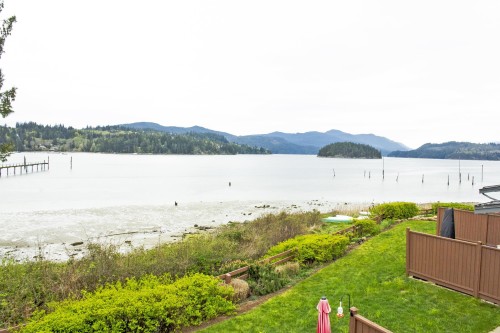5915 Beachgate Lane, Sechelt, BC 