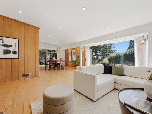 1650 Mathers Avenue  West Vancouver, BC V7V 2G7