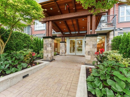 314-22562 121 Avenue  Maple Ridge, BC V2X 3Y8