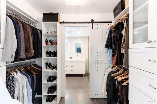 1017 8Th Avenue W, Vancouver, BC 
