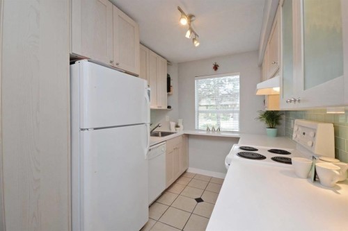 1365 4Th Avenue W, Vancouver, BC 