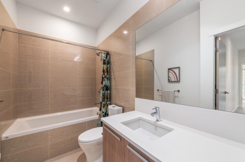 2765 Mountain Highway, North Vancouver, BC 