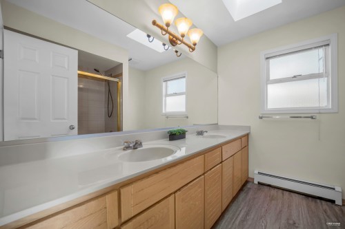 2445 19Th Avenue W, Vancouver, BC 