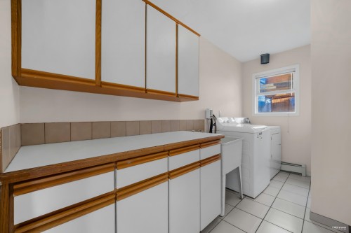 2445 19Th Avenue W, Vancouver, BC 