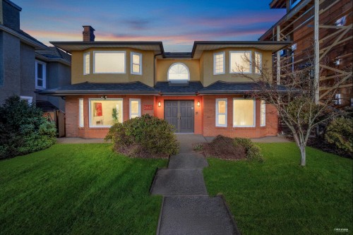 2445 19Th Avenue W, Vancouver, BC 