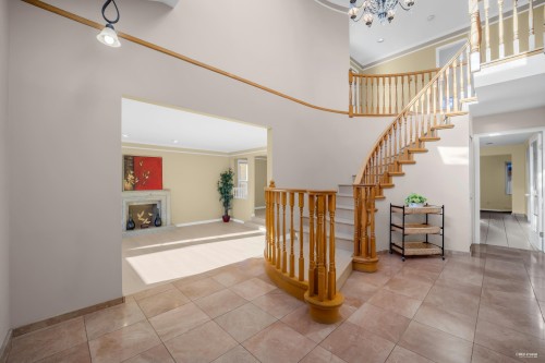 2445 19Th Avenue W, Vancouver, BC 