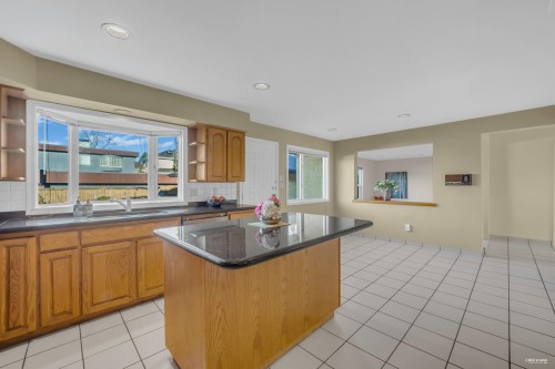 2445 19Th Avenue W, Vancouver, BC 