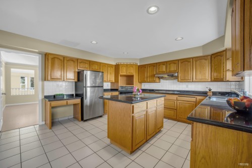 2445 19Th Avenue W, Vancouver, BC 