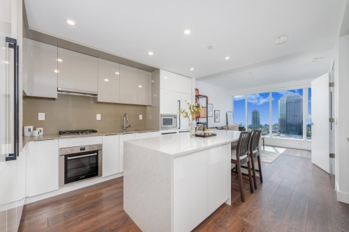 2103-4711 Hazel Street  Burnaby, BC V5H 0J9