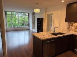 201-2077 Rosser Avenue Burnaby, BC V5C 0G6