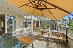 212-4338 Commercial Street  Vancouver, BC V5N 4G6