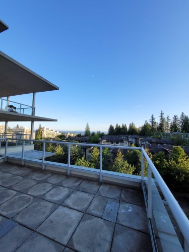 801-9232 University Crescent  Burnaby, BC V5A 0A3