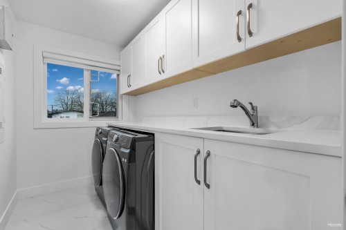 4267 Parker Street, Burnaby, BC 