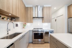 207-7599 15th Street Burnaby, BC V3N 0H9