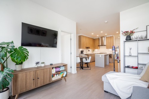 207-7599 15Th Street, Burnaby, BC 