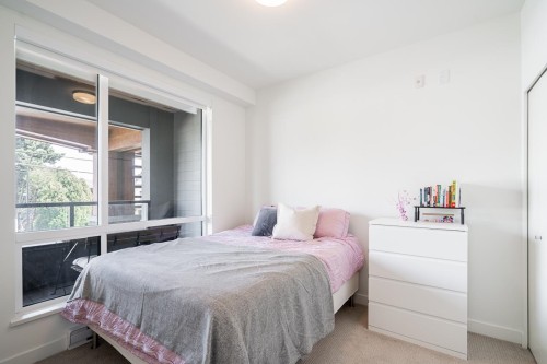 207-7599 15Th Street, Burnaby, BC 