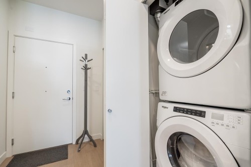 207-7599 15Th Street, Burnaby, BC 
