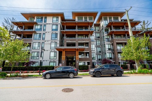 207-7599 15Th Street, Burnaby, BC 