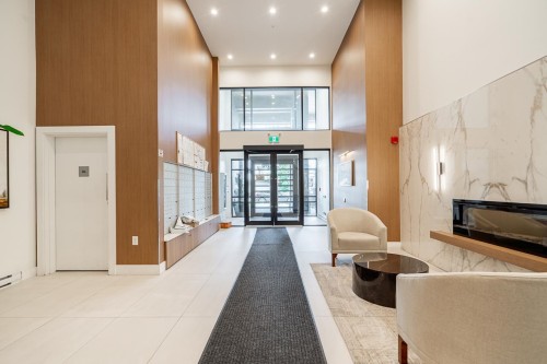 207-7599 15Th Street, Burnaby, BC 