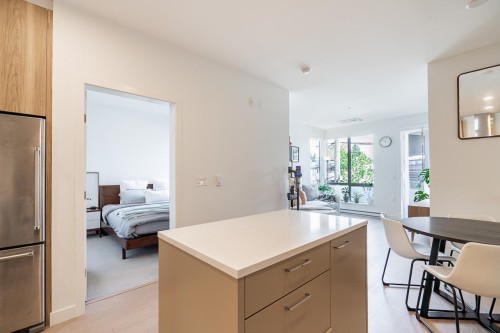207-7599 15Th Street, Burnaby, BC 