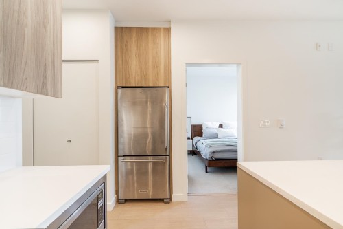 207-7599 15Th Street, Burnaby, BC 