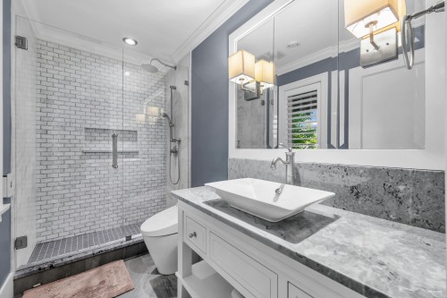 5530 Mcmaster Road, Vancouver, BC 